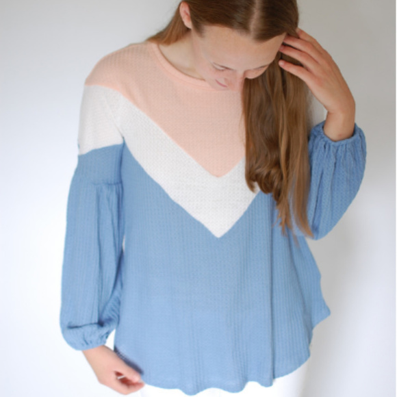 Spring / Summer/ Easter Top Pink White and Blue Top Hailey & Co - Picture 4 of 7